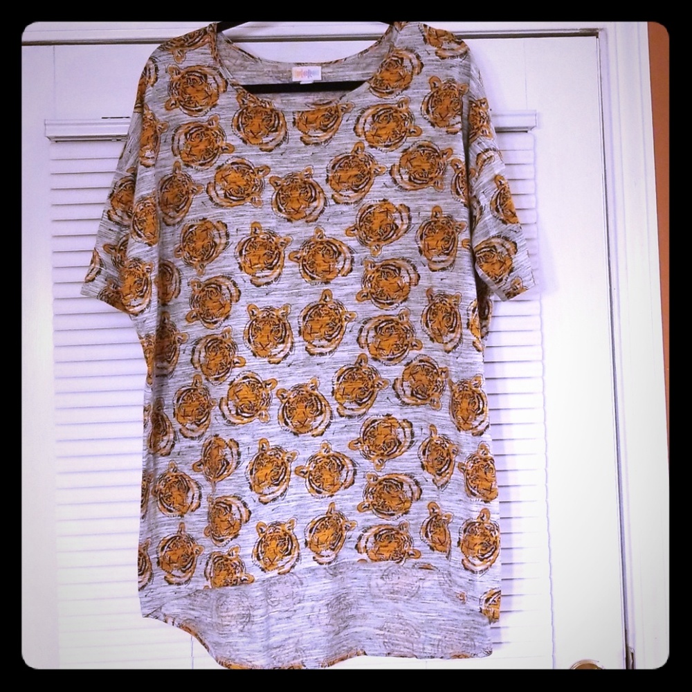 LuLaRoe TIGER 🦄🦄🦄 Irma Tunic!